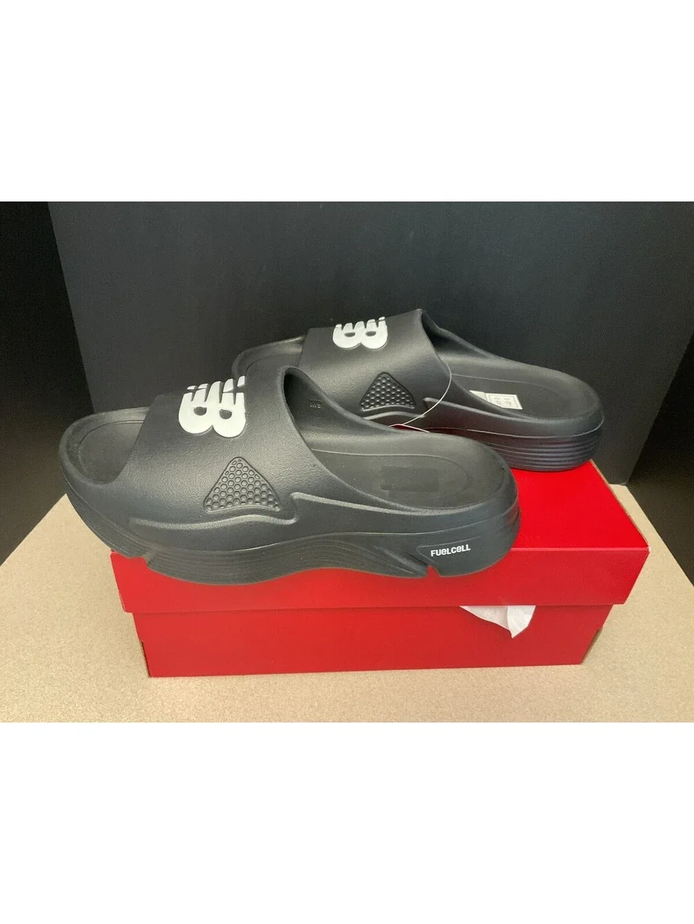 New! Mens New Balance Fuel Cell Black/White Recovery Slip On Sandals. Size 10D.